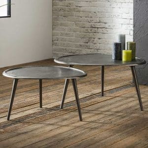 Couchtisch Set aus Stahl dreieckig abgerundet (zweiteilig)