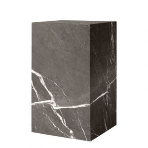 Plinth Tall Beistelltisch / Marmor - 30 x 30 x H 51 cm - Menu - Grau